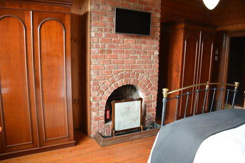 Portarlington Vicarage - Broome Tourism 0
