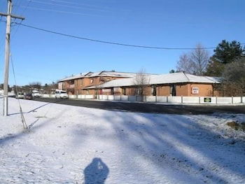 Snow Gate Motel And Apartments - Broome Tourism 1