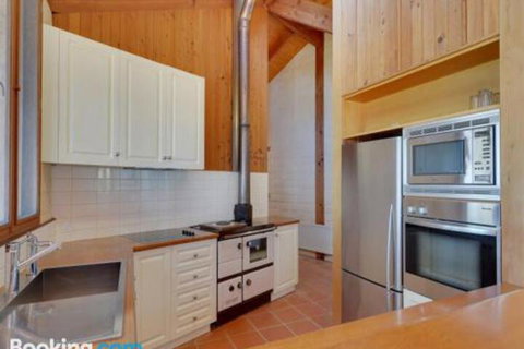 Tinderbox Cliff House - Broome Tourism 4