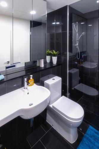 Waterfront Apartments Marinaquays Apt 221 & Apt 234 - Broome Tourism 5