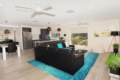 Palm 95 Modern 4 BDRM Home With Pool - Broome Tourism 3