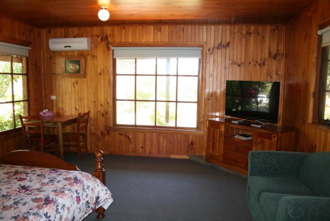 Gaol House Cottages - Broome Tourism 3