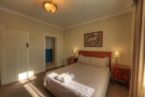 Grace's Spa Cottage - Broome Tourism 1