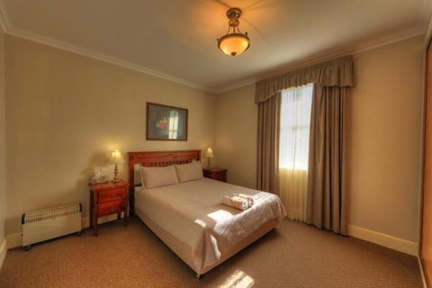 Grace's Spa Cottage - Broome Tourism 6