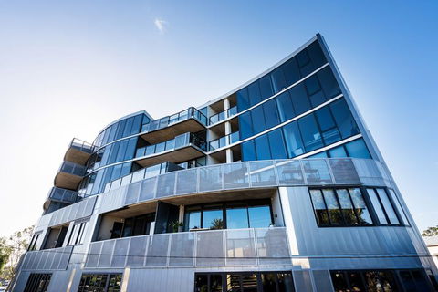 Anchorage Apartments Hampton - Broome Tourism 1