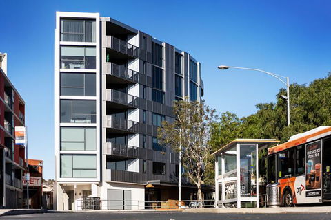 Anchorage Apartments Hampton - Broome Tourism 2