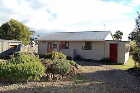 Engadine Cottage - Broome Tourism 4