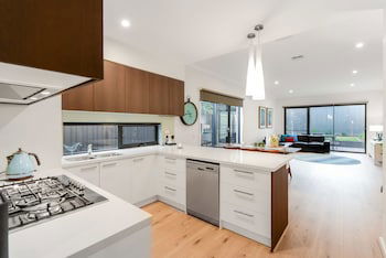 Boutique Stays - Caulfield Central - Broome Tourism 2