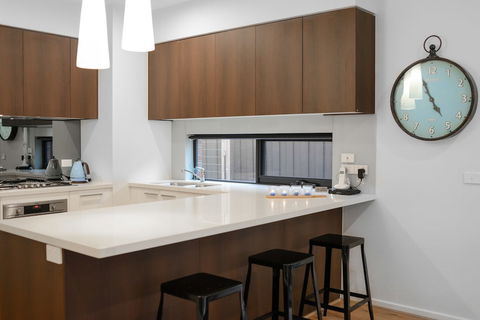 Boutique Stays - Caulfield Central - Broome Tourism 5