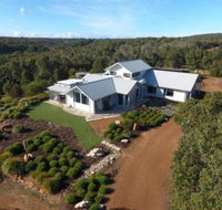 The White House at Wallcliffe Farms - Broome Tourism