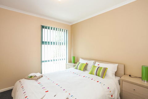 Anglesea River Apartments 2 Bed Unit 2 / 4 - Broome Tourism 3