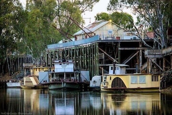 Echuca Moama Holiday Accommodation 2 - Broome Tourism 3