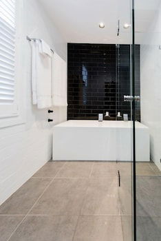 Bespoke On Main - Broome Tourism 0