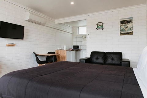 Anchor Wheel Motel - Broome Tourism 3