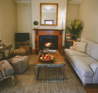 Apple Cottage Orange NSW - Broome Tourism