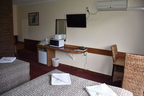 Valley Views Motel & Chalets - Broome Tourism 4