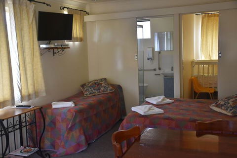Valley Views Motel & Chalets - Broome Tourism 1