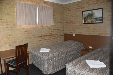 Valley Views Motel & Chalets - Broome Tourism 5