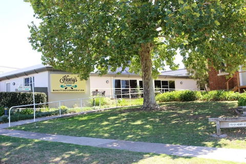 Henry's Quirindi - Broome Tourism 5
