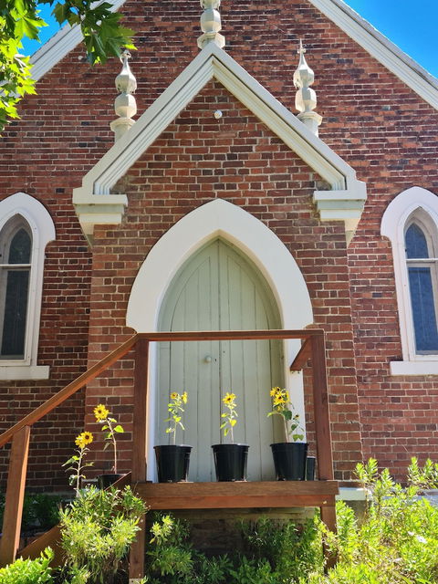 Henry's Quirindi - Broome Tourism 0