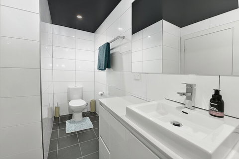 Close To Airport City & Shops - Broome Tourism 2