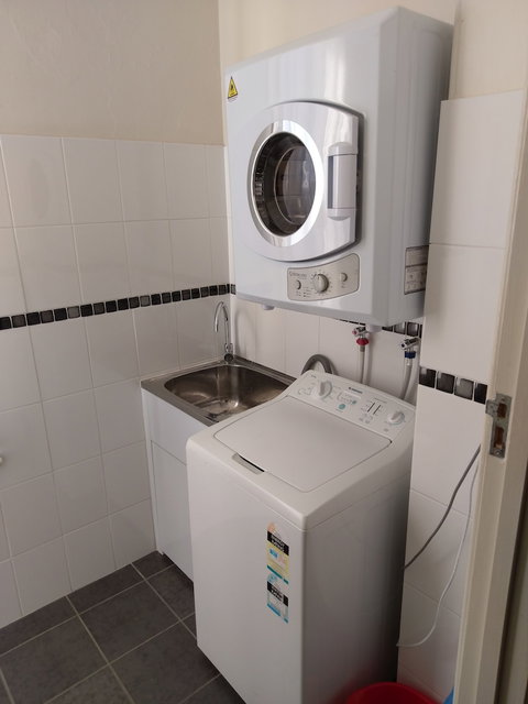 Ned's Studio Apartment - Broome Tourism 6