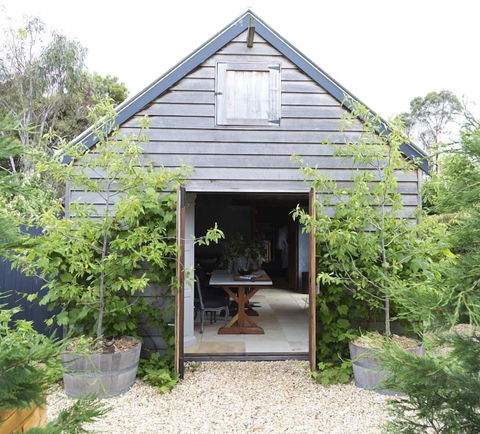 Elm Cottage Barn - Broome Tourism 0