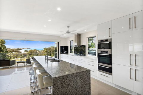 Ultimate Beach House - Broome Tourism 5