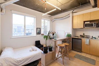 LUCINDA, Carlton Studio Apartment - Broome Tourism 0
