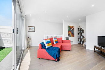 DINA, 2BDR Carlton Apartment - Broome Tourism 0