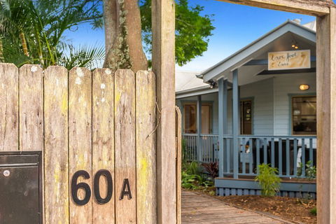 Barefoot Lane - Broome Tourism 1