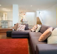 Lake Daylesford Lodge 2 - Broome Tourism