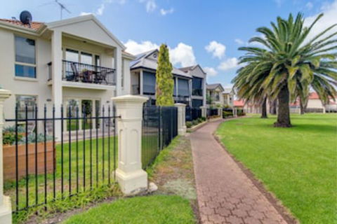 Port Adelaide Harbourside Home - Broome Tourism 0
