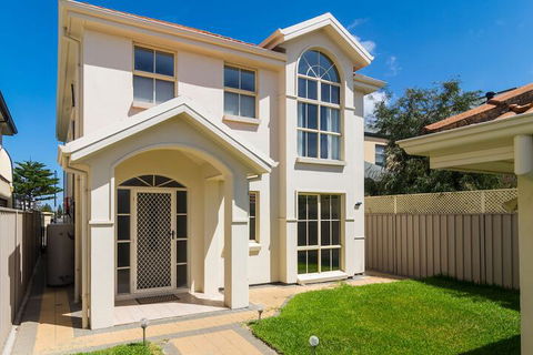 Port Adelaide Harbourside Home - Broome Tourism 1