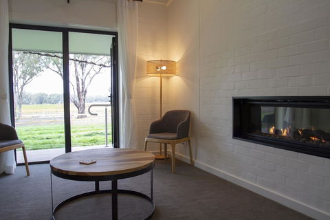 Balgownie Estate Winery Retreat & Restaurant - Broome Tourism 1