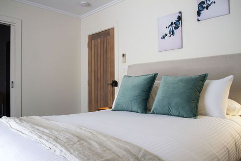 Balgownie Estate Winery Retreat & Restaurant - Broome Tourism 5