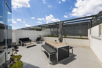 Accommodate Canberra - Lakefront - Broome Tourism 0