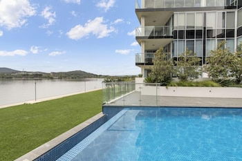Accommodate Canberra - Lakefront - Broome Tourism 4