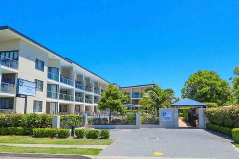 The Boathouse Luxury Apartments - Broome Tourism 1
