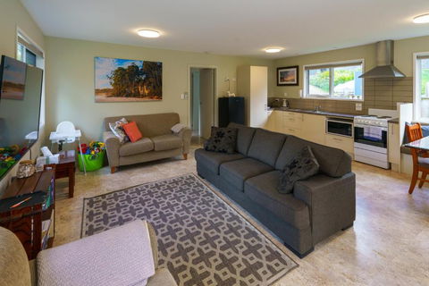 Adventure Bay Holiday Home - Broome Tourism 2