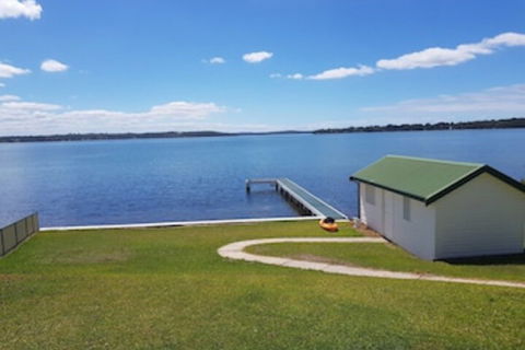 Lake Escape - Lake Macquarie - Broome Tourism 0