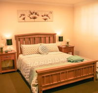 Oak Tree Cottage - Mundaring - Broome Tourism