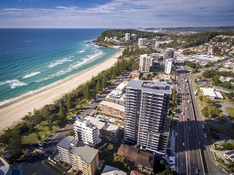 Boardwalk Burleigh Beach - Broome Tourism 4