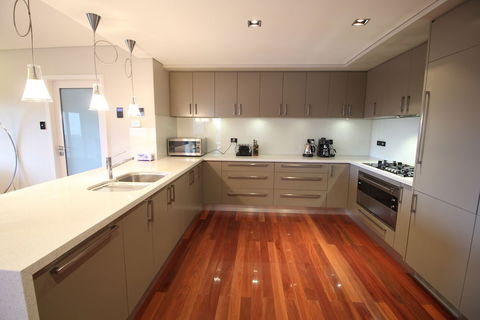 Sunny Sandy Bay Apartment - Broome Tourism 2