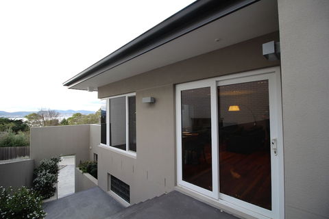 Sunny Sandy Bay Apartment - Broome Tourism 0