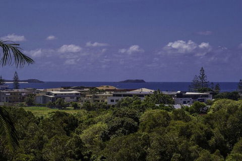 KINGSCLIFF HOLIDAY HOME On The HILL SYDS VIEW - Broome Tourism 2