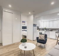 Quiet Spacious Apt with AIR CONDITIONING  Netflix - Broome Tourism