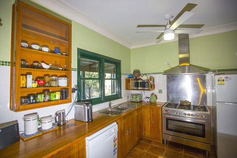 Red Tractor Retreat - Broome Tourism 2