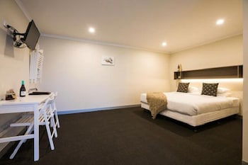 Heathcote Inn - Broome Tourism 4