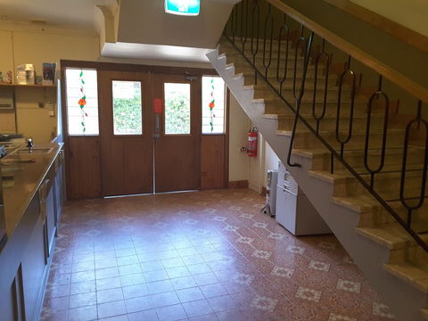 Blue Mountains Motel - Broome Tourism 1